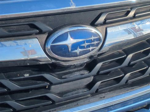 Used 2018 Subaru Forester 2.5i Premium w/ All-Weather Package image 11