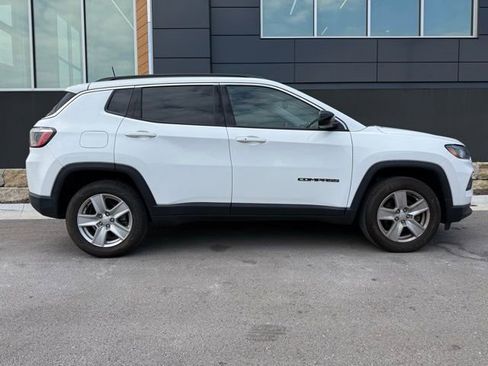 Used 2022 Jeep Compass Latitude AWD/4WD image 2