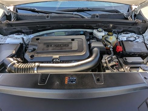 Used 2023 Buick Envision Essence image 24