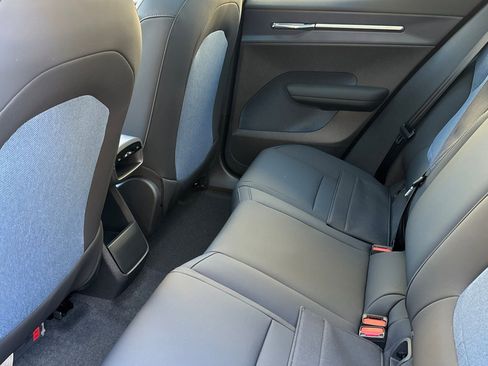 New 2025 Volvo EX30 Plus w/ Protection Package Premier image 12