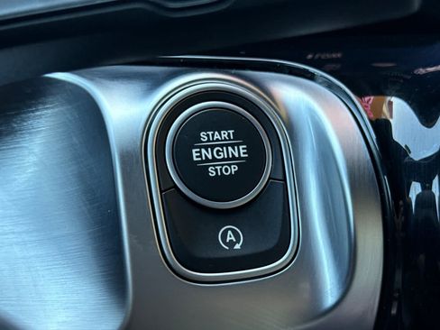 Certified 2025 Mercedes-Benz GLB 250 4MATIC image 21