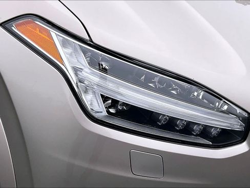 Used 2023 Volvo XC90 B6 Ultimate w/ Protection Package Premier image 32