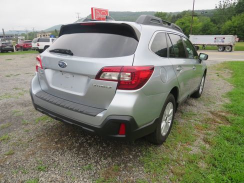 Used 2019 Subaru Outback 2.5i Premium AWD/4WD image 7