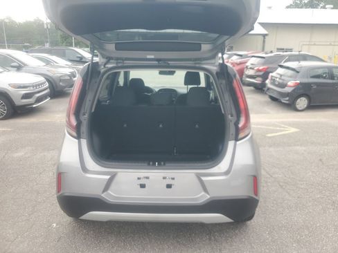 Used 2025 Kia Soul LX w/ LX Technology Package FWD image 7