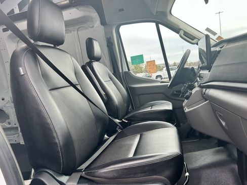 Used 2022 Ford E-Transit 148 High Roof Extended image 12