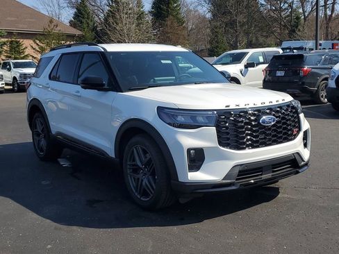 New 2026 Ford Explorer ST image 3