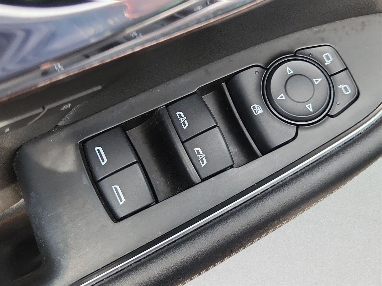 Certified 2022 Buick Envision Avenir w/ Technology Package II FWD image 24