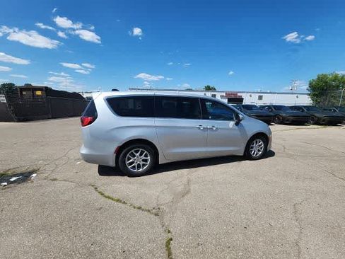 Certified 2023 Chrysler Voyager LX FWD image 11
