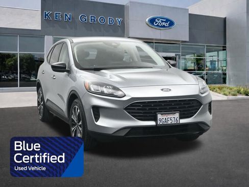 Used 2022 Ford Escape SE w/ SE Sport Appearance Package image 1