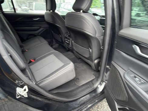 Used 2024 Jeep Grand Cherokee Laredo w/ Luxury Tech Group I AWD/4WD image 21