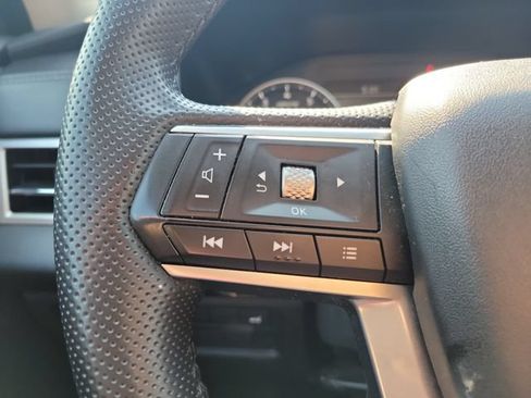 Used 2025 Mitsubishi Outlander SE AWD/4WD image 25