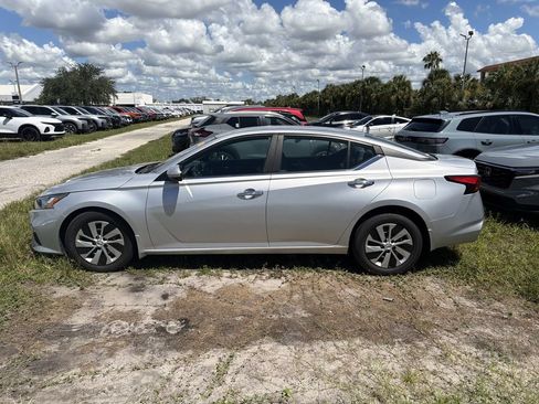 Used 2019 Nissan Altima 2.5 S FWD image 8