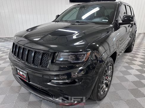 Used 2016 Jeep Grand Cherokee SRT AWD/4WD image 3