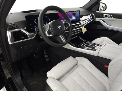 Used 2026 BMW X5 xDrive40i w/ M Sport Package AWD/4WD image 11