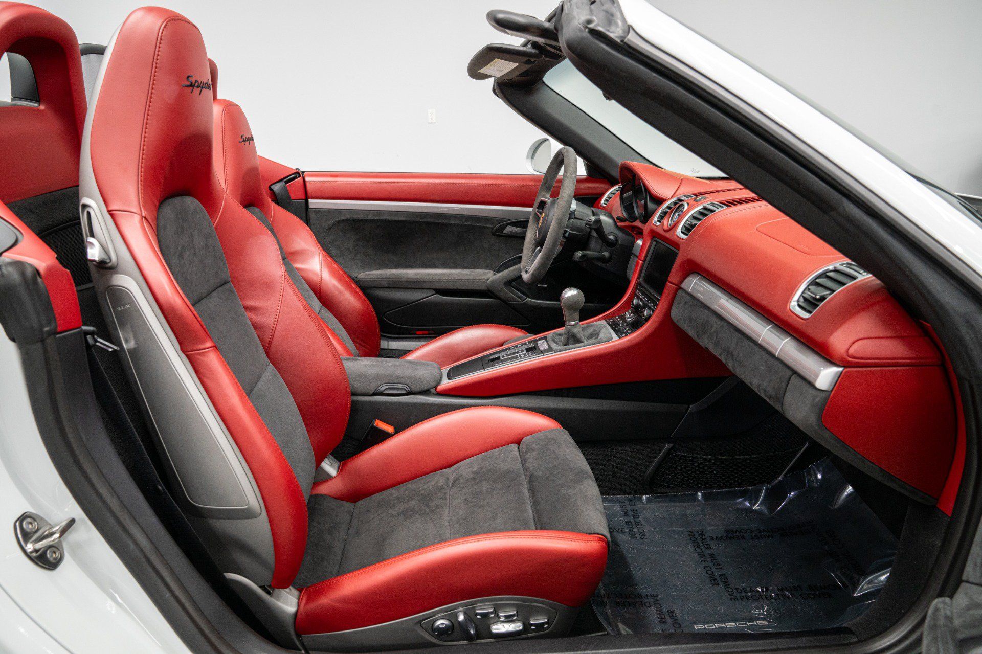 Used 2016 Porsche Boxster Spyder RWD image 35