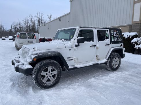 Used 2014 Jeep Wrangler Unlimited Sport w/ Quick Order Package 24S image 8