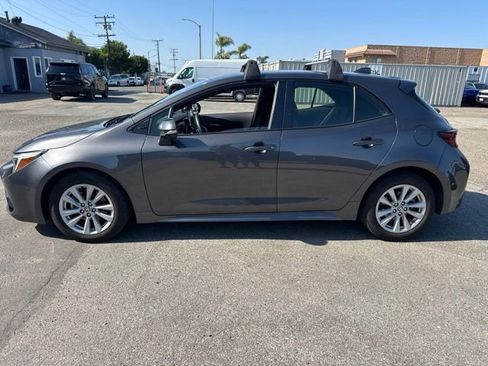 Used 2023 Toyota Corolla SE w/ SE Premium Package FWD image 8