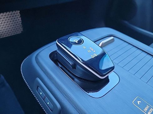 Used 2023 Nissan Ariya FWD image 30