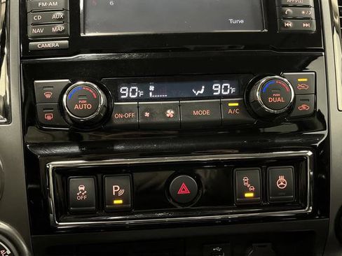 Used 2017 Nissan Titan Platinum Reserve AWD/4WD image 20