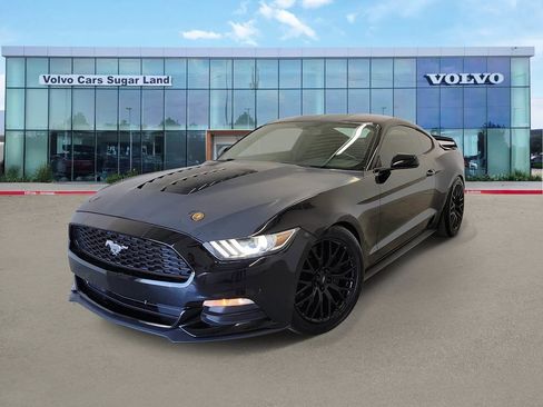 Used 2017 Ford Mustang Coupe RWD image 1