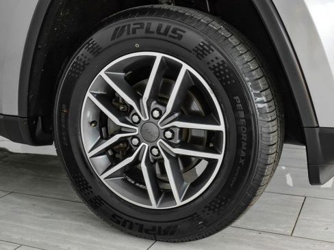 Used 2020 Jeep Grand Cherokee Limited image 52