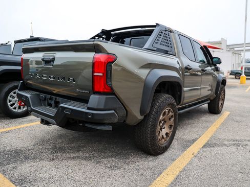 Used 2025 Toyota Tacoma 4x4 Double Cab Hybrid image 8