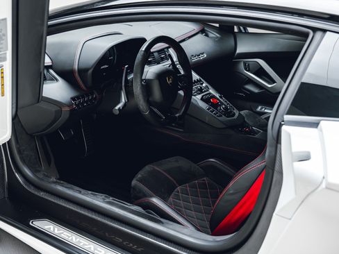 Used 2018 Lamborghini Aventador S AWD/4WD image 33