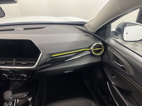 Certified 2025 Chevrolet Trax ACTIV w/ Sunroof Package image 19