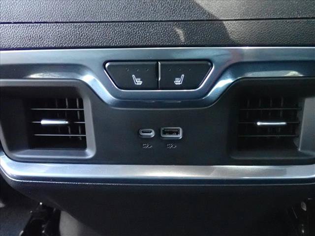 Used 2024 GMC Sierra 1500 SLT w/ SLT Premium Package AWD/4WD image 9