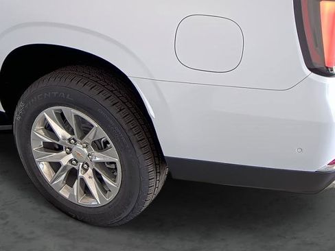 New 2026 Chevrolet Suburban Premier w/ Sun And Tow Package image 9