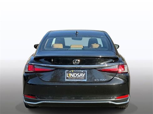 New 2025 Lexus ES 300h w/ Premium Package image 10