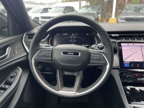 New 2025 Jeep Grand Cherokee L Limited w/ Luxury Tech Group II image 19