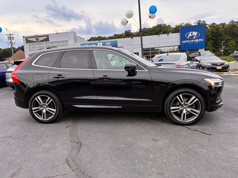 Used 2018 Volvo XC60 T5 Momentum w/ Vision Package AWD/4WD image 8