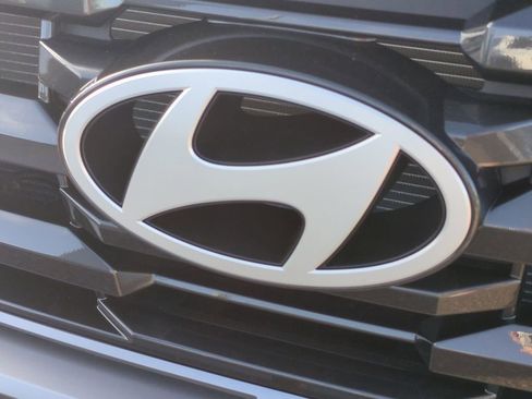 New 2026 Hyundai Tucson SE image 13