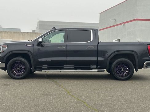 Used 2022 GMC Sierra 1500 SLT w/ SLT Premium Package image 9