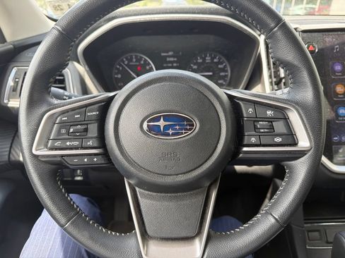 Used 2023 Subaru Ascent Premium w/ Convenience Package AWD/4WD image 2
