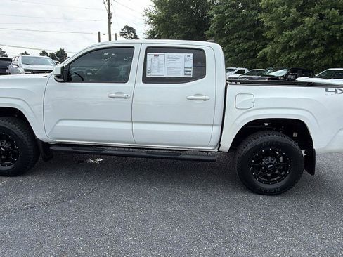 Used 2020 Toyota Tacoma SR AWD/4WD image 8