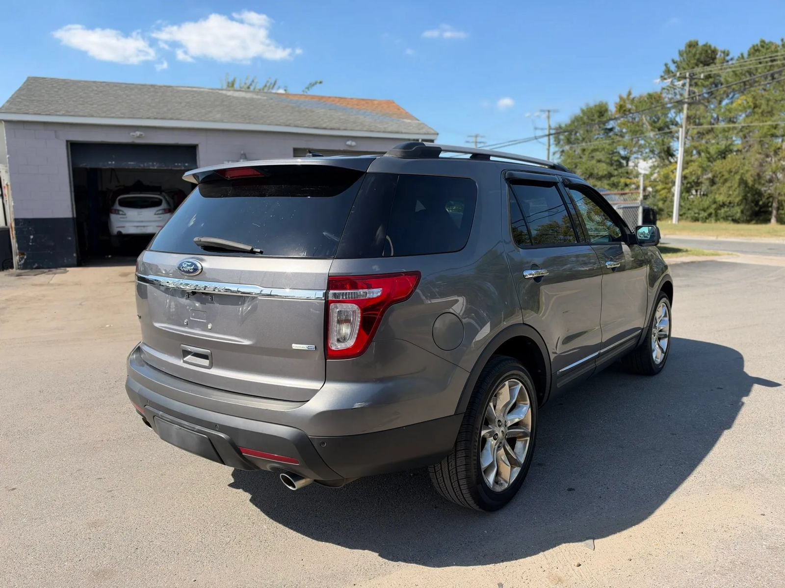 Used 2013 Ford Explorer XLT AWD/4WD image 5