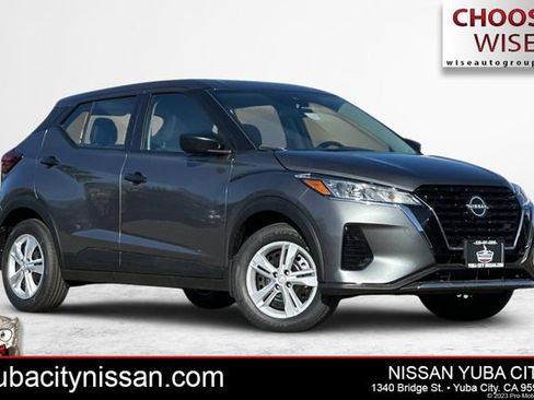 New 2025 Nissan Kicks Play S image 1