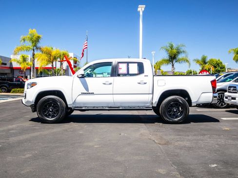 Used 2019 Toyota Tacoma SR5 w/ Exterior Package RWD image 4