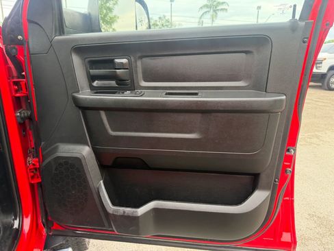 Used 2018 RAM 5500 Tradesman w/ Chrome Appearance Group RWD image 17