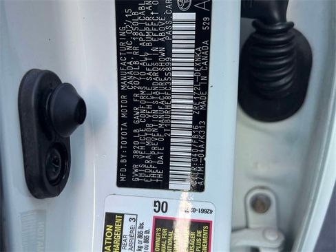 Used 2015 Toyota Corolla LE image 18