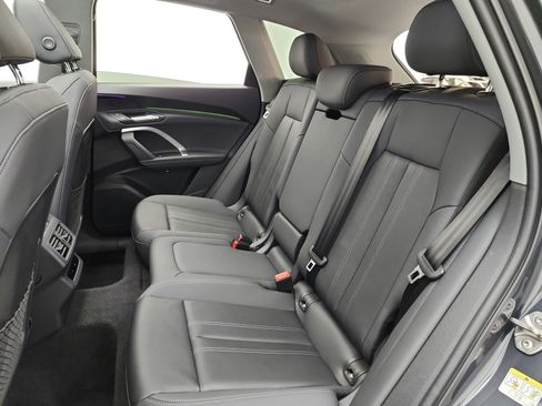 Used 2025 Audi Q5 Premium w/ Convenience Package AWD/4WD image 16