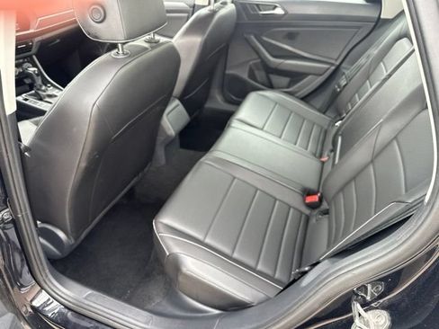 Used 2024 Volkswagen Jetta SE FWD image 11