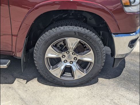 Used 2020 RAM 1500 Laramie AWD/4WD image 18