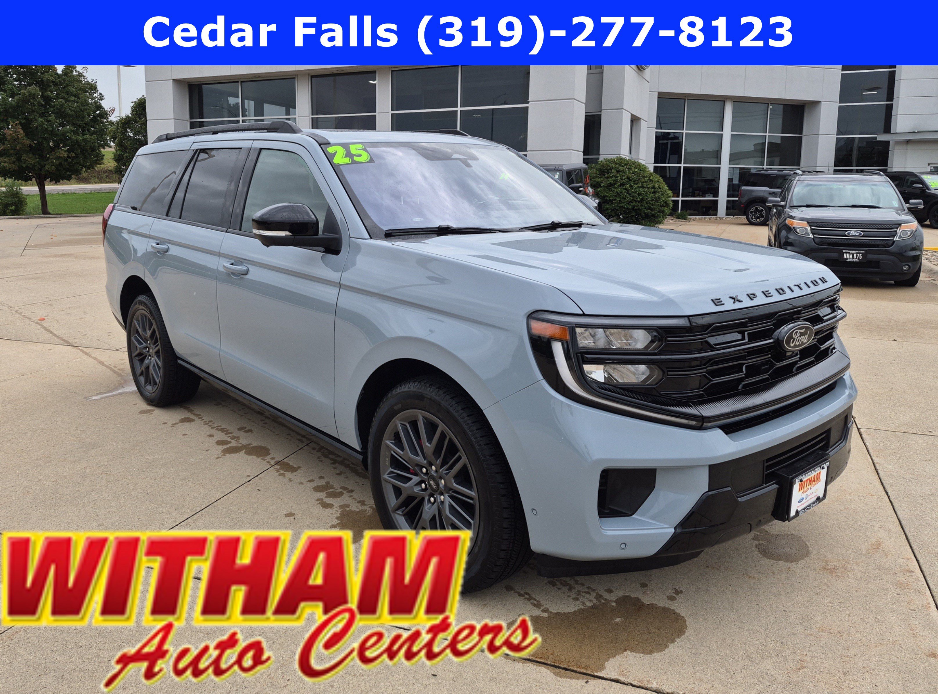 Used 2025 Ford Expedition Platinum w/ Stealth Performance Package AWD/4WD image 1