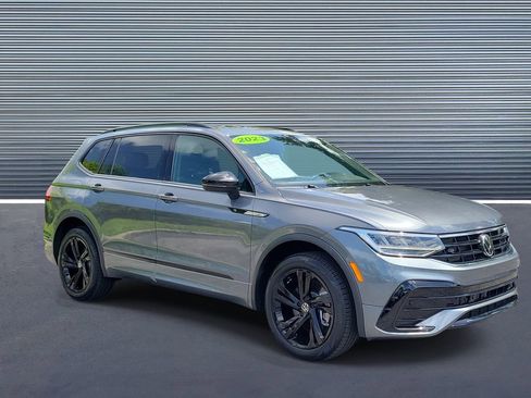 Used 2023 Volkswagen Tiguan SE R-Line FWD image 2