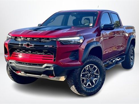 Used 2024 Chevrolet Colorado ZR2 w/ ZR2 Convenience Package III image 2