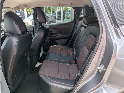 Used 2025 Nissan Kicks SR AWD/4WD image 28