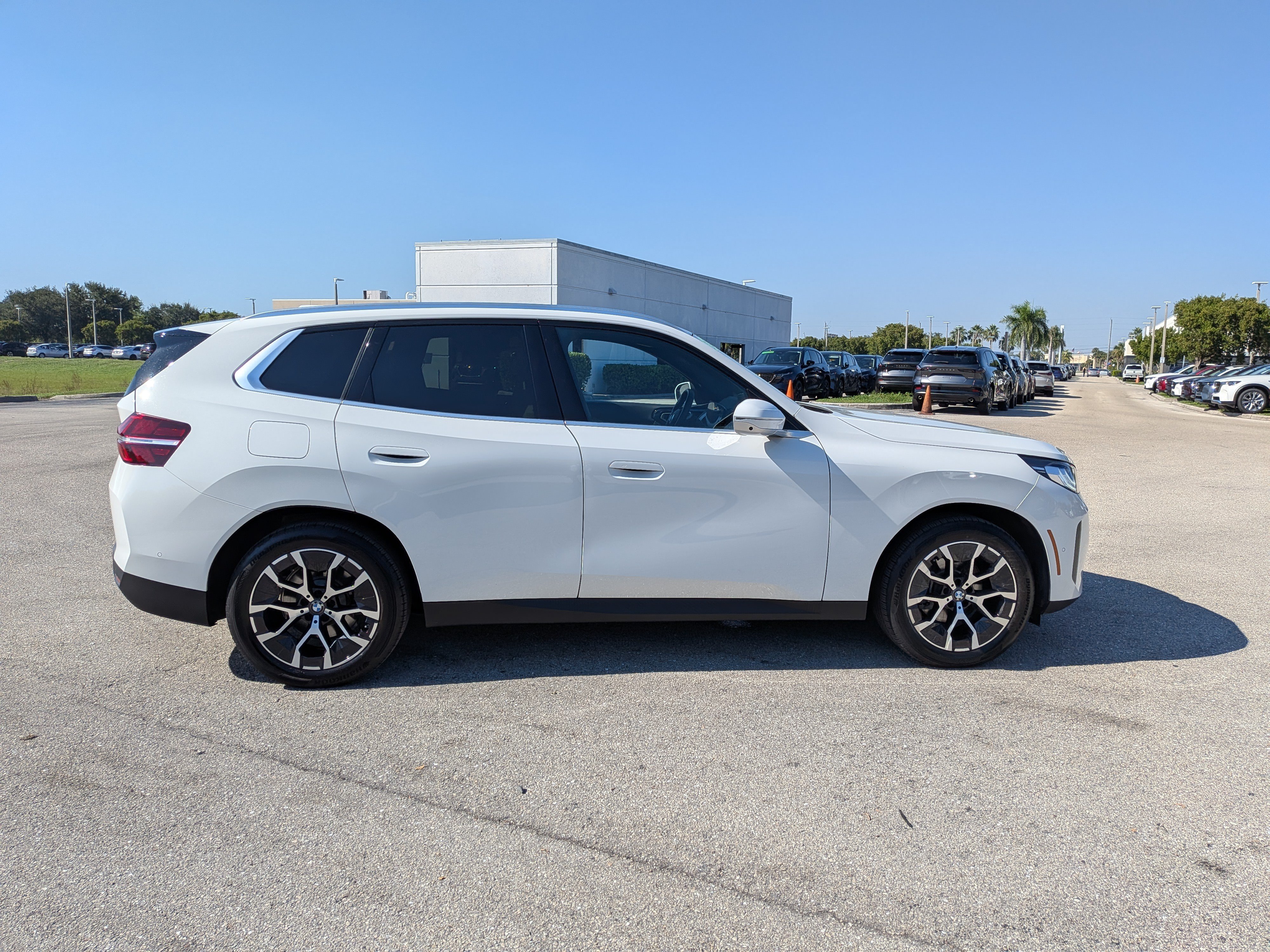 Used 2026 BMW X3 xDrive30i w/ Premium Package AWD/4WD image 3